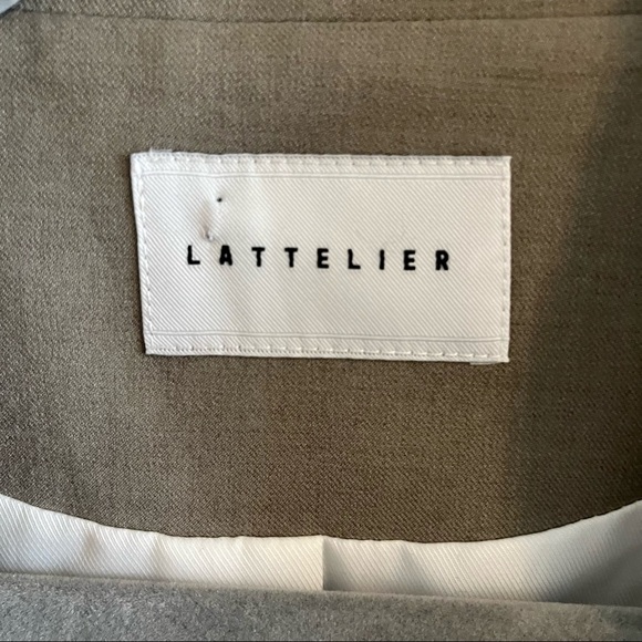 Wool-blend White Contrast Closure Blazer - Picture 14 of 16